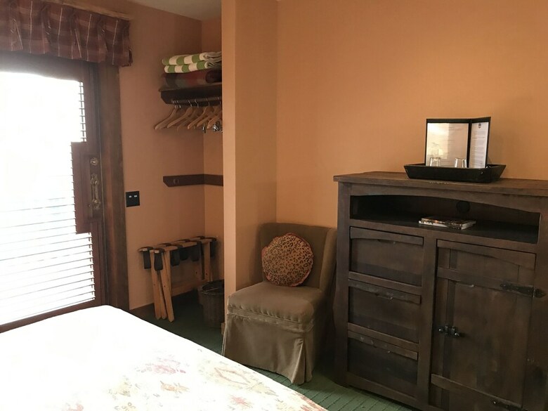 Good Medicine Lodge Bed & Breakfast