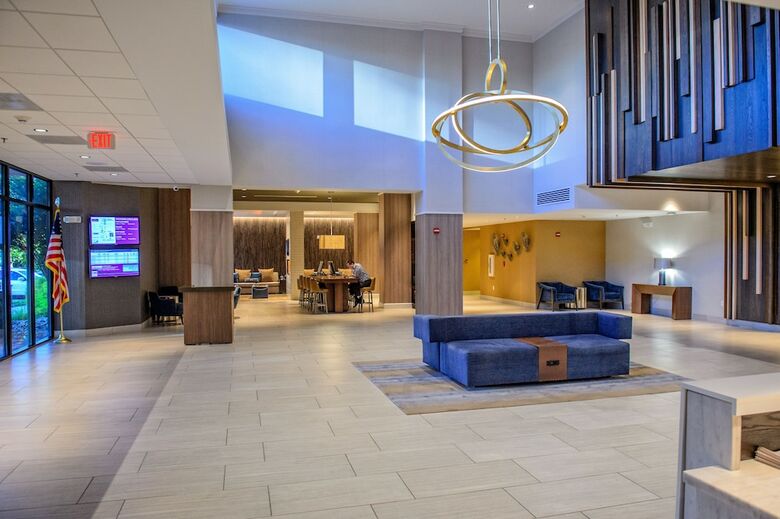 Hotel Crowne Plaza Dulles Airport