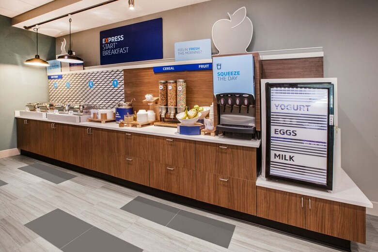 Holiday Inn Express Hotel & Suites Wharton