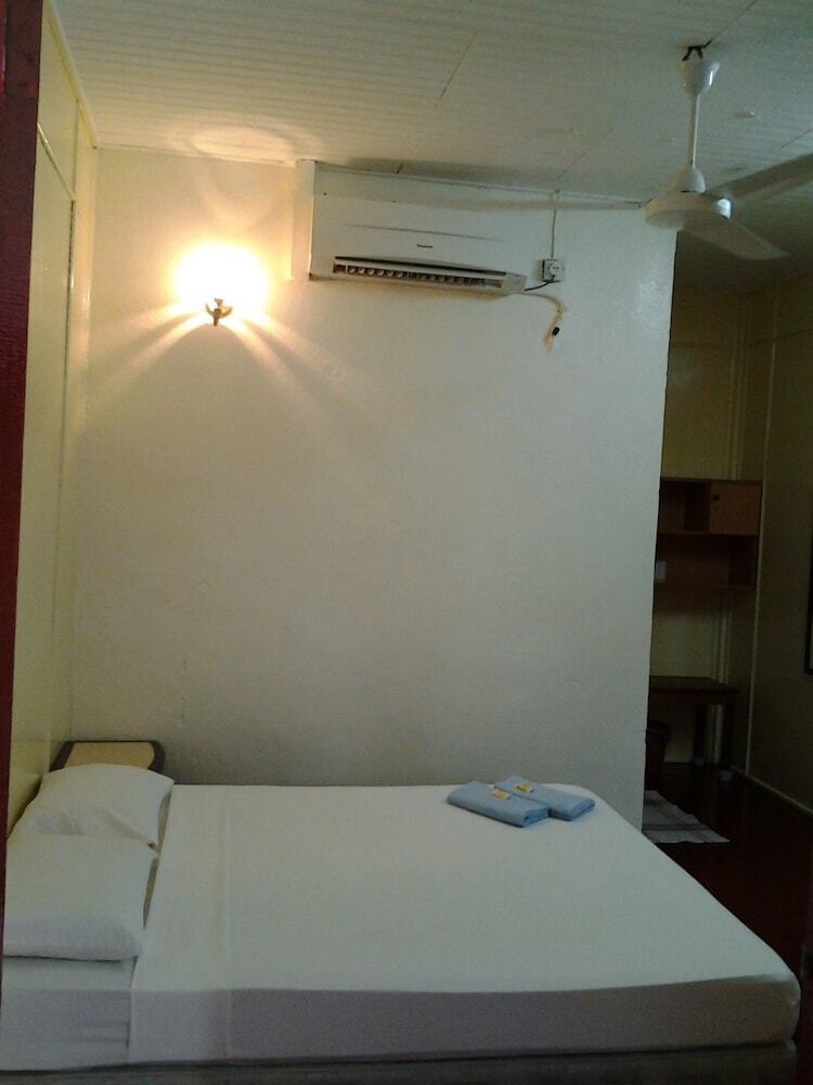 Hotel Budget Beach Resort