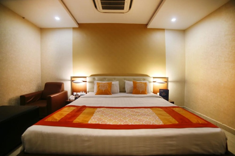 Oyo 1566 Hotel Kranthi's Innotel