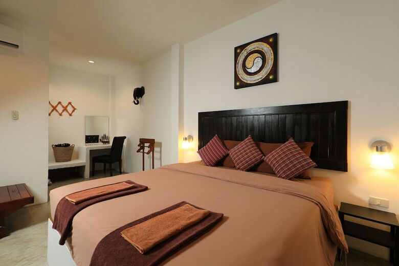 Hotel The Cove Phi Phi