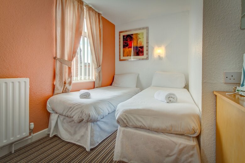 The New Sandringham Court Hotel