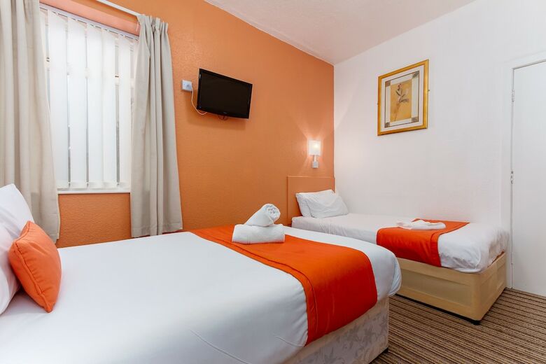 The New Sandringham Court Hotel