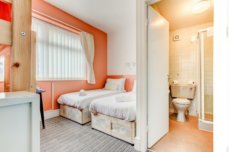 The New Sandringham Court Hotel