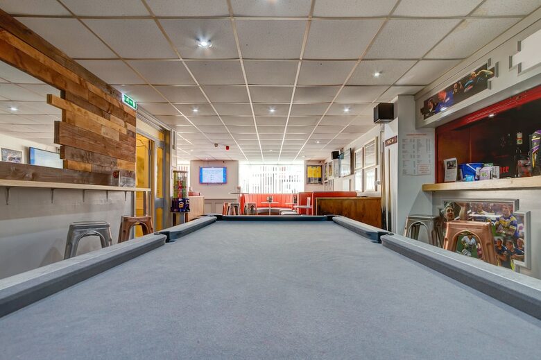 The New Sandringham Court Hotel