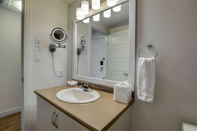 Hotel Ramada By Wyndham Fort Mcmurray