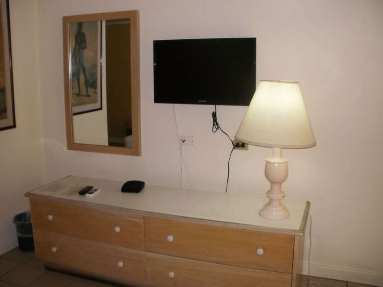 Pineapple Court Hotel