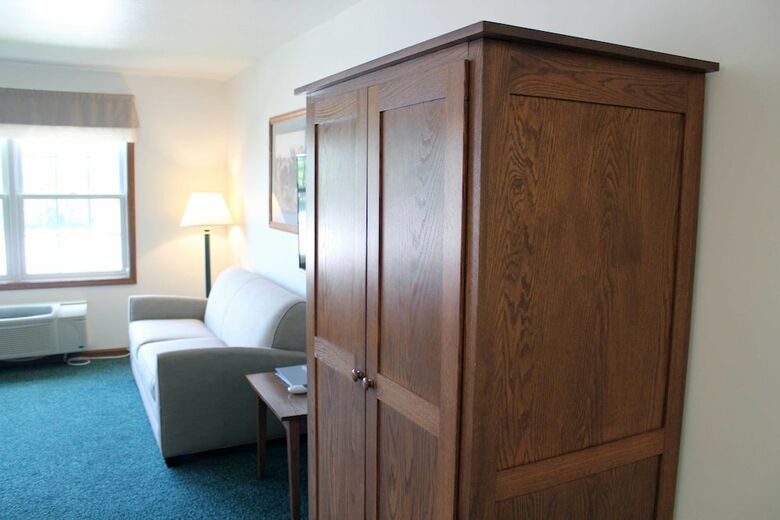 Hotel Farmstead Inn & Conference Center