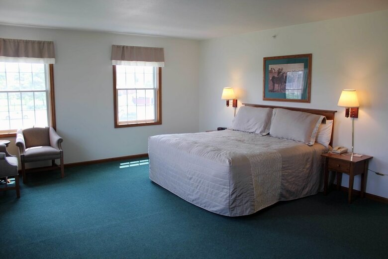 Hotel Farmstead Inn & Conference Center