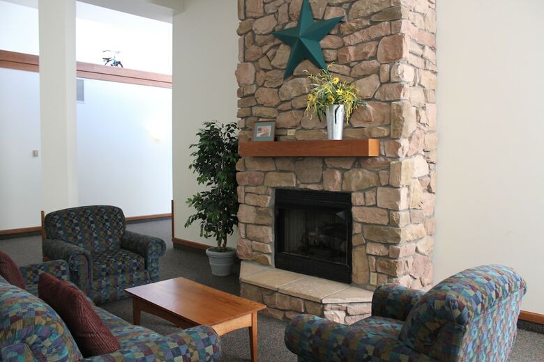 Hotel Farmstead Inn & Conference Center