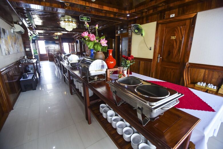 San San Hotel