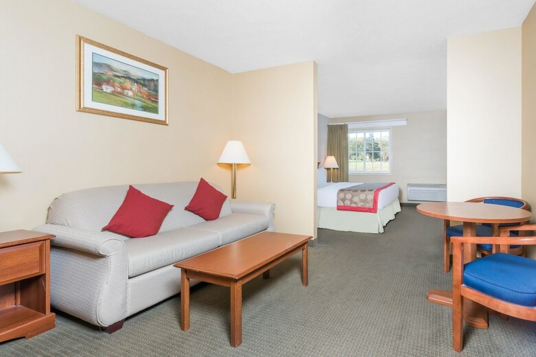 Hotel Ramada By Wyndham Strasburg