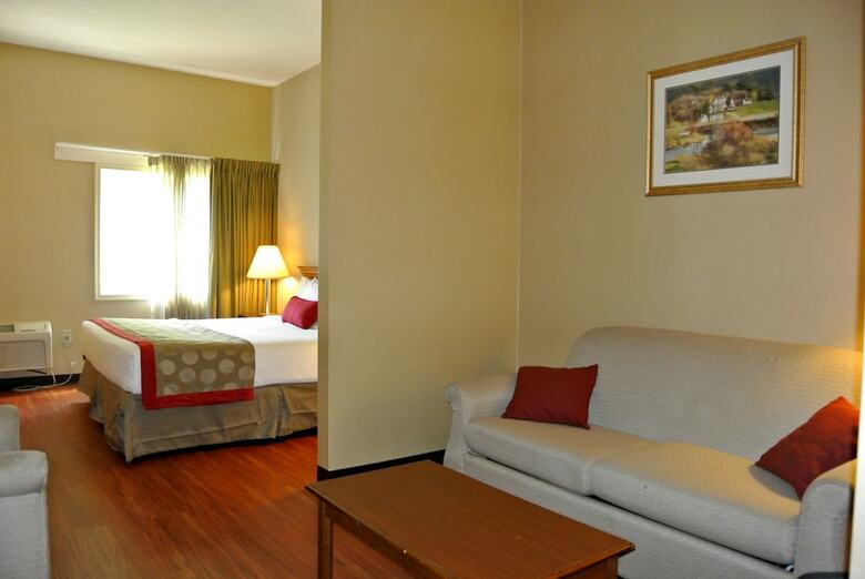 Hotel Ramada By Wyndham Strasburg