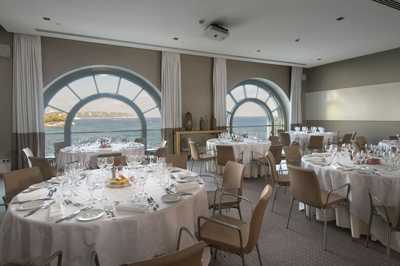Monte-carlo Bay Hotel & Resort