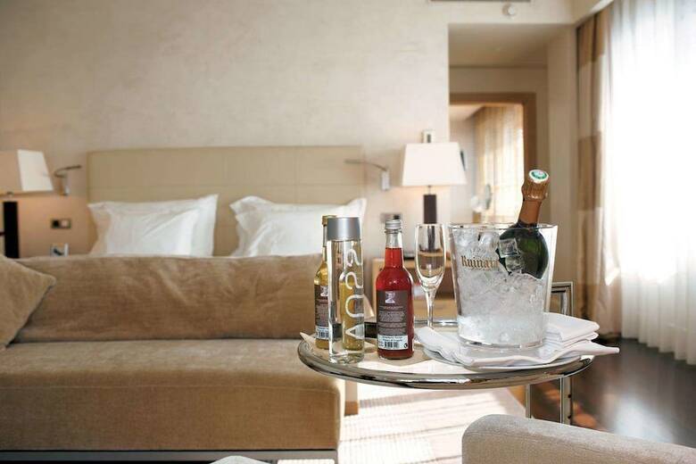 Monte-carlo Bay Hotel & Resort