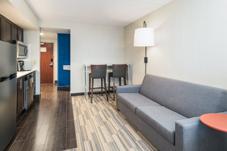 Hotel Holiday Inn Express & Suites Milton