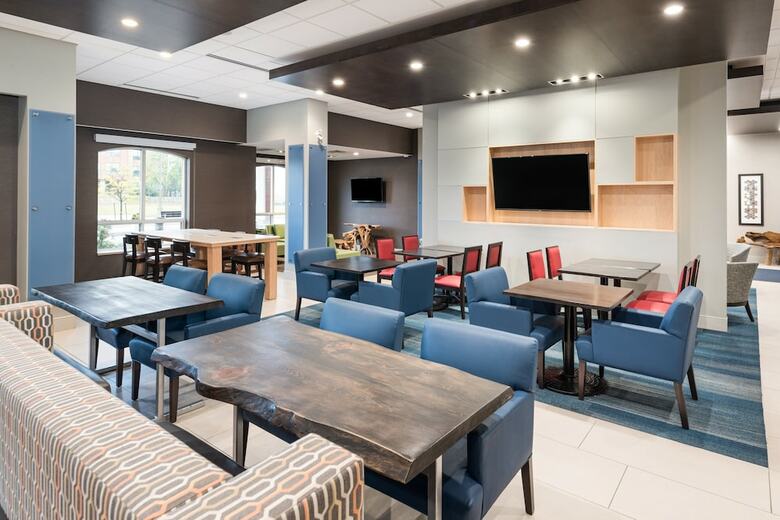 Hotel Holiday Inn Express & Suites Milton