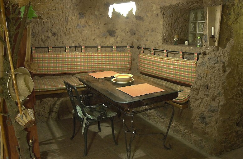 Casas Cuevas El Mimo Y Las Margaritas