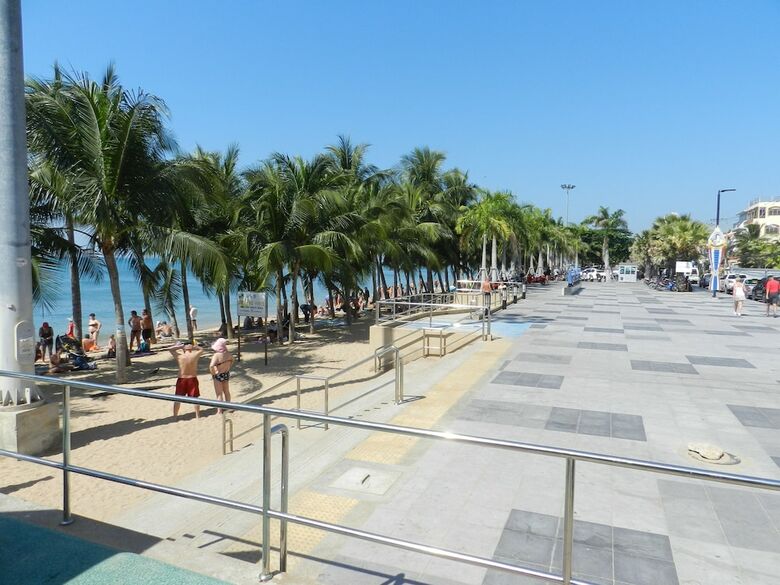 Alex Group Jomtien Plaza Condotel