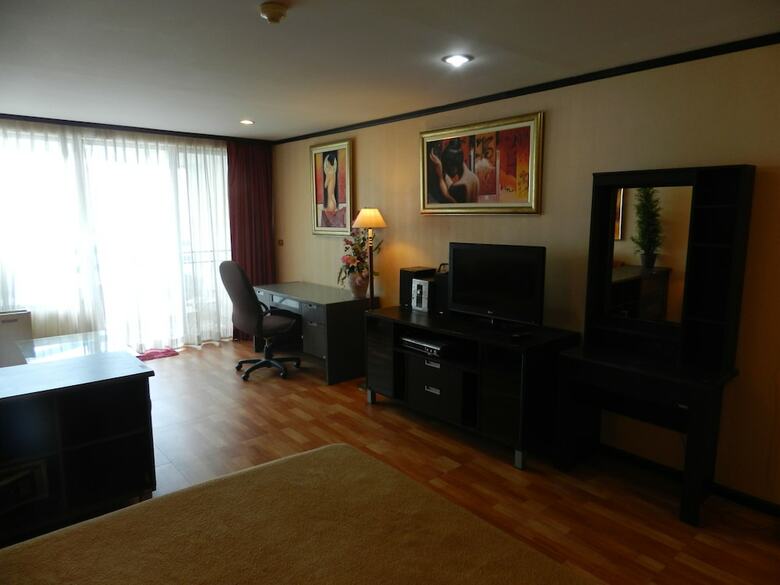 Alex Group Jomtien Plaza Condotel