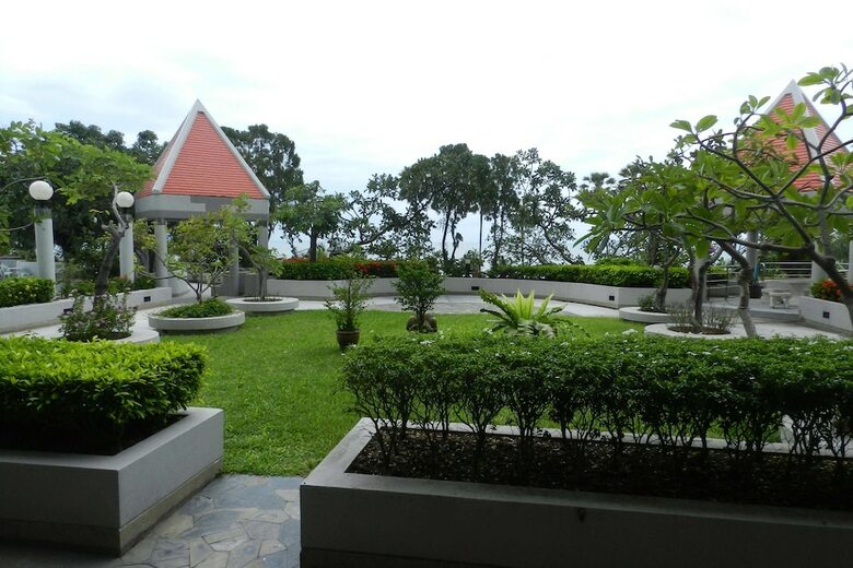 Alex Group Jomtien Plaza Condotel