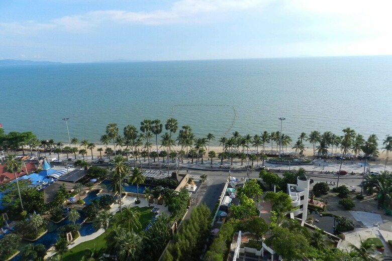 Alex Group Jomtien Plaza Condotel