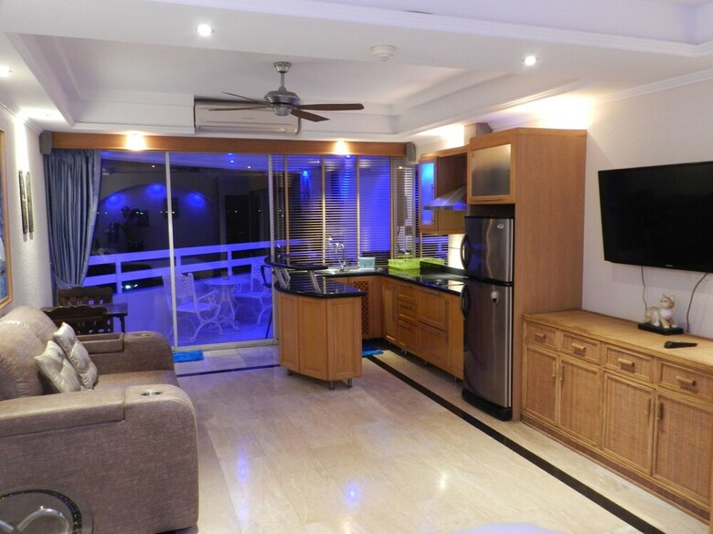 Alex Group Jomtien Plaza Condotel