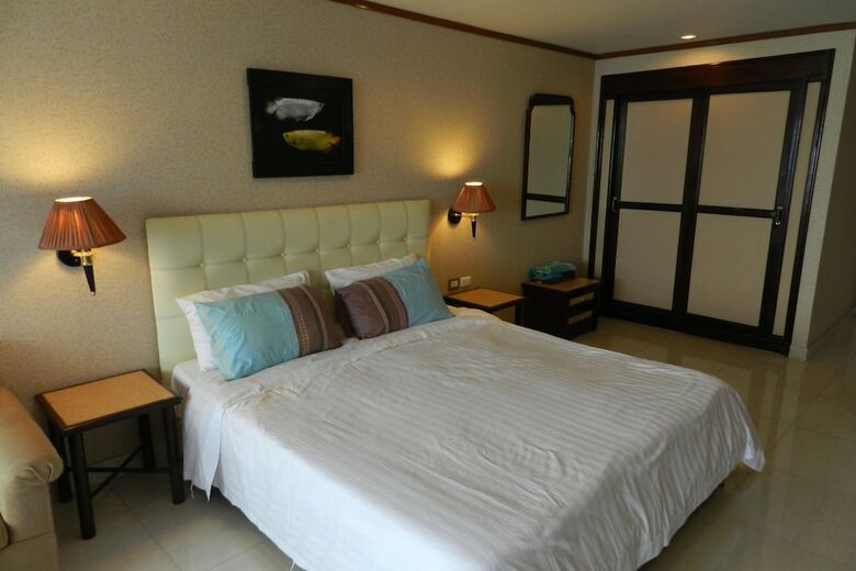 Alex Group Jomtien Plaza Condotel