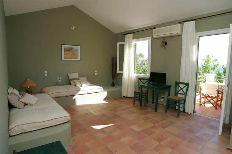 Mounda Beach Hotel