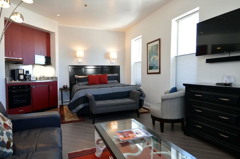 Hotel Independence Square Lodge By Frias