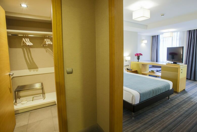 Hotel Housez Suites And Apartments - Special Class