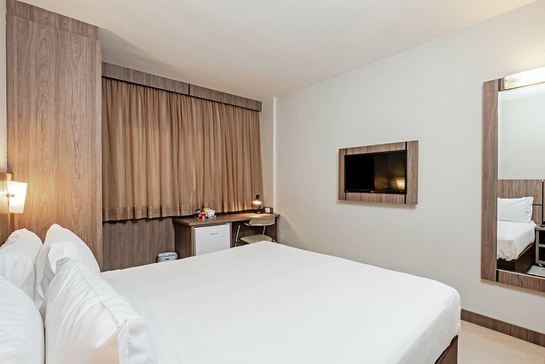 Hotel Slaviero Slim Curitiba Av. Das Torres