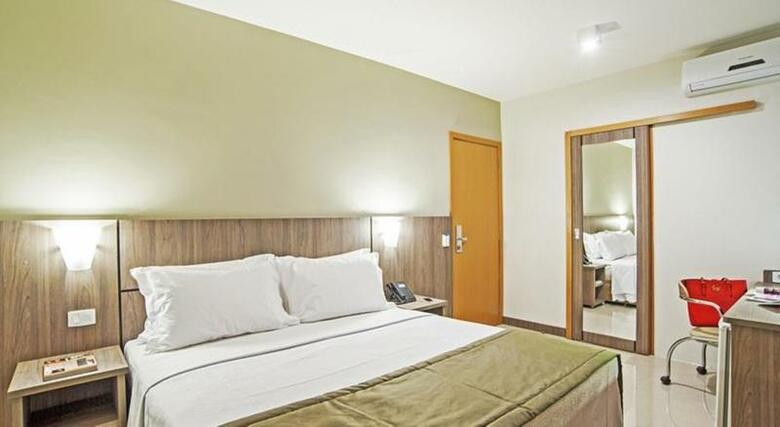 Hotel Slaviero Slim Curitiba Av. Das Torres