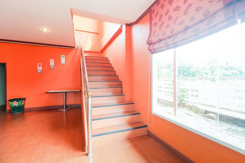 Hotel Oyo 359 Golden Nakara Place