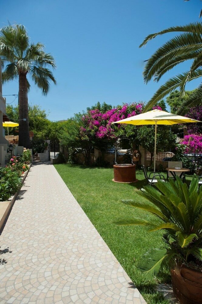 Aparthotel Nikolas Suites