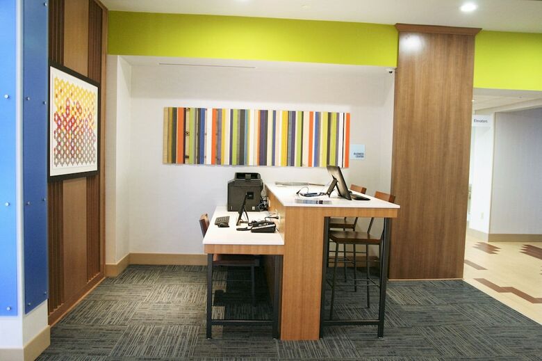Hotel Holiday Inn Express & Suites Clarion