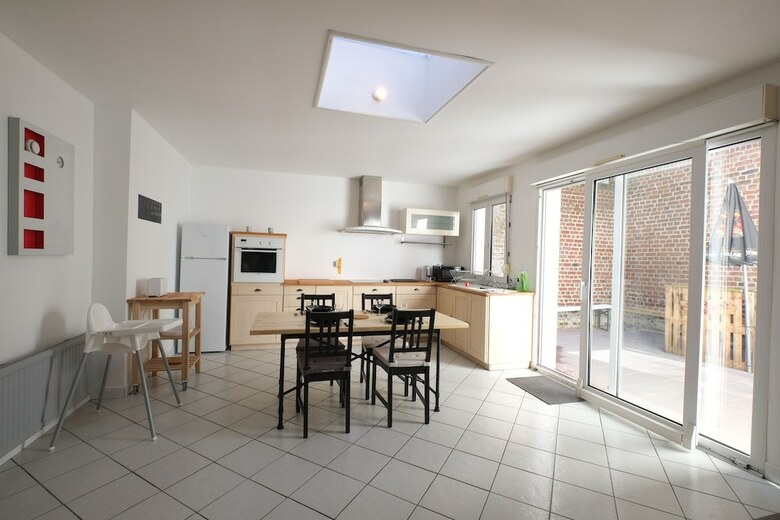 Apartamento Escale de 80 M� Avec Cour Et Parking