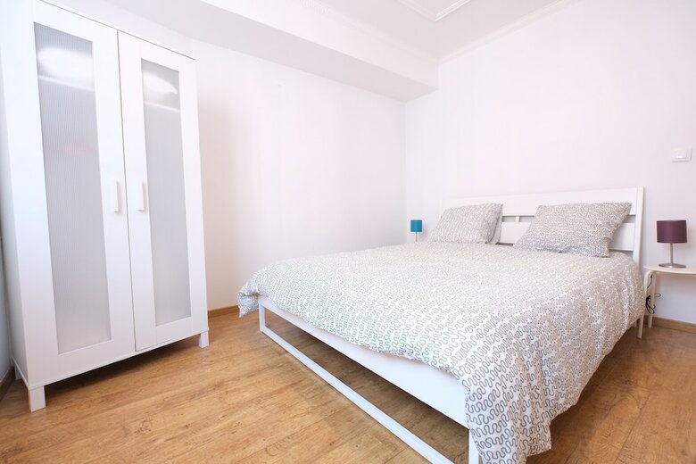 Apartamento Escale de 80 M� Avec Cour Et Parking