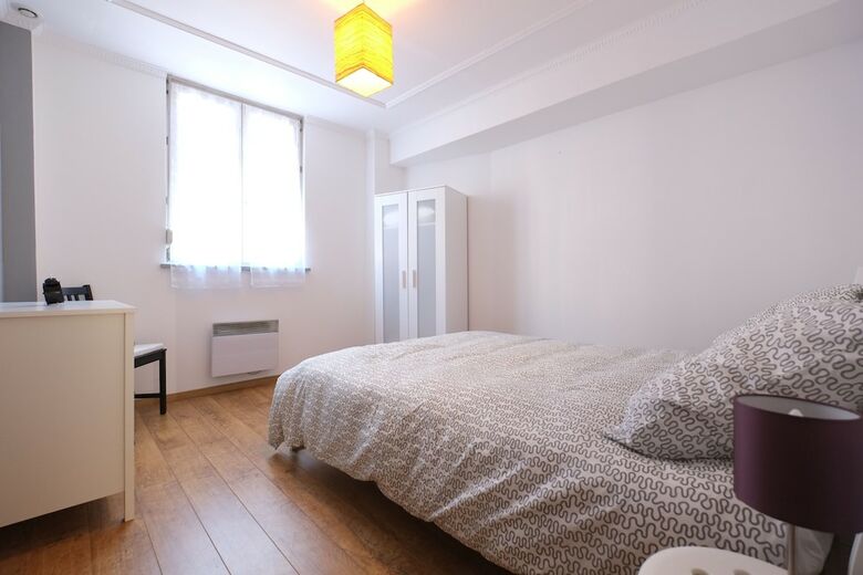 Apartamento Escale de 80 M� Avec Cour Et Parking