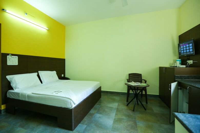 Hotel Season 4 Residences -  Thiruvanmiyur
