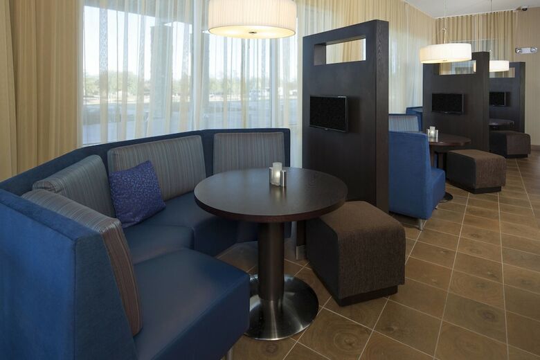 Hotel Courtyard By Marriott Dallas Midlothian-midlothian Conf Ctr