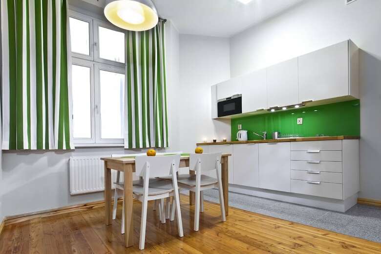 Apartamenty Pomara?czarnia