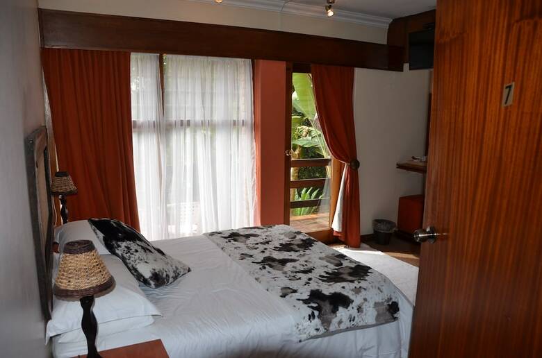 Hotel El Cazador Guest House