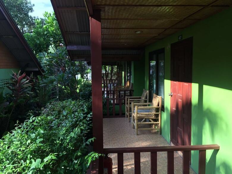 Hostal Lanta Sabai Hotel & Bungalows