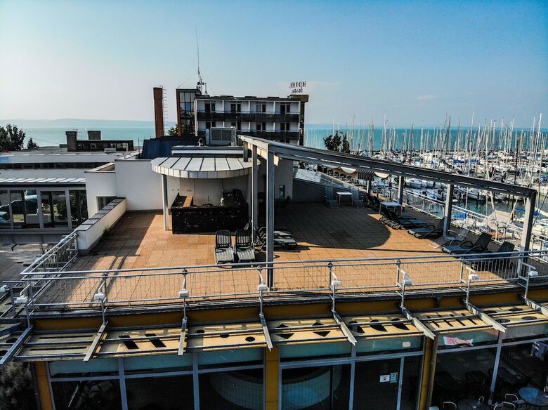 Hotel Yacht Wellness & Business