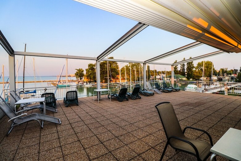 Hotel Yacht Wellness & Business
