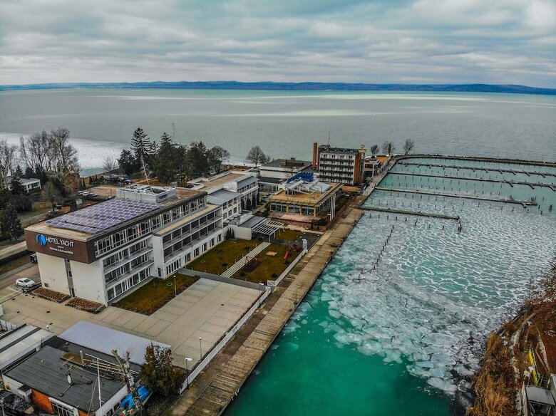 Hotel Yacht Wellness & Business