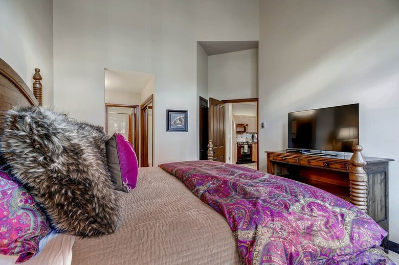 Highlands Westview By East West Hospitality
