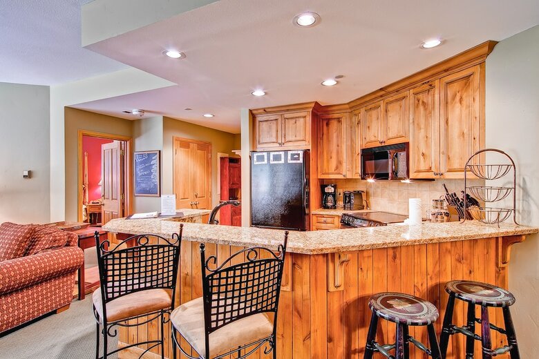 Highlands Westview By East West Hospitality